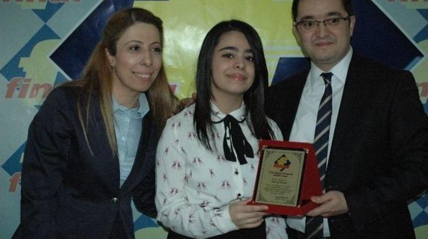 Teog Sınavından Ful &Ccedil;eken &Ouml;ğrencilere &Ouml;d&uuml;l Verildi