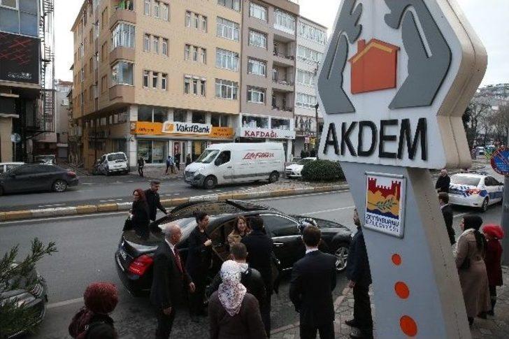 Bakan Ayşenur İslam, Akdem’i Ziyaret Etti G1