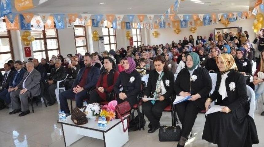 Ak Parti Boz&uuml;y&uuml;k Kadın Kolları Başkanı G&uuml;ven Tazeledi