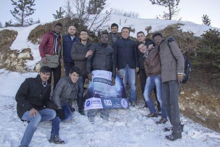 Başkan Genç, Akdağ’da Kuşlara Yem Bıraktı G3