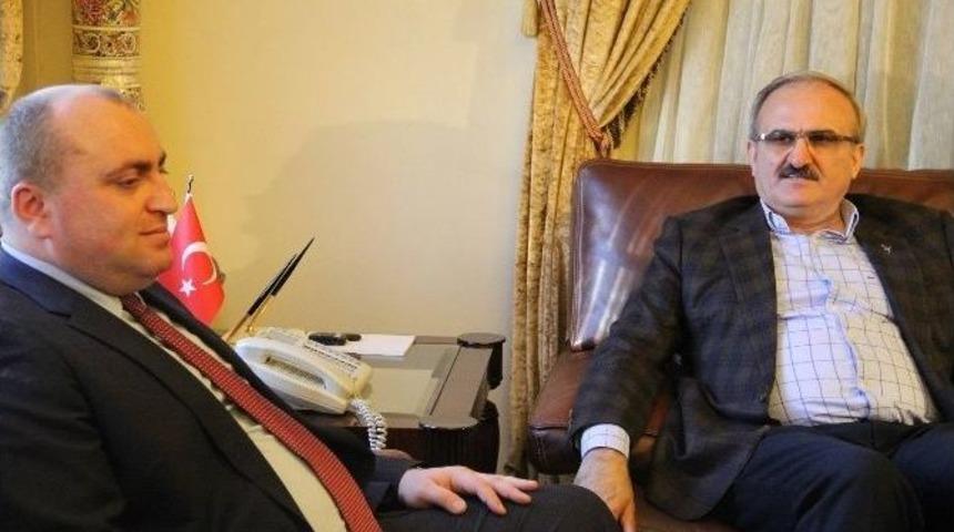 Acara &Ouml;zerk Cumhuriyeti Başkanı Khabadze Bursa Valisini Ziyaret Etti