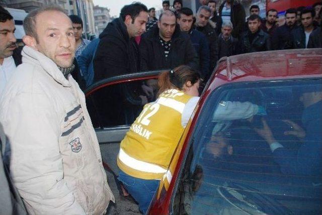 Sıkışan Yaralıya Vatandaşın Yanlış M&uuml;dahalesine Tepki 1