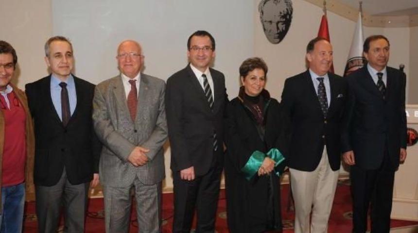 Adalet N&ouml;beti Tutan Avukat Şule Erol&rsquo;A &Ouml;d&uuml;l