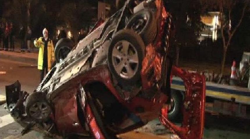 Kadık&ouml;y'de Feci Kaza: Bir &Ouml;l&uuml;, Bir Yaralı