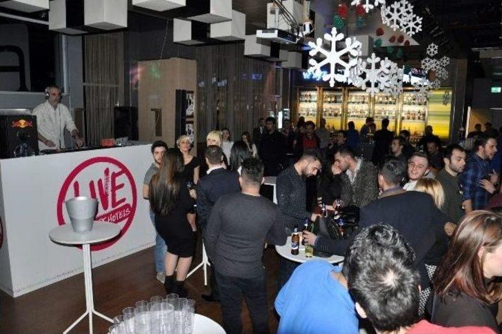 Aloft Bursa’da Suat Ateşdağlı Rüzgarı G1