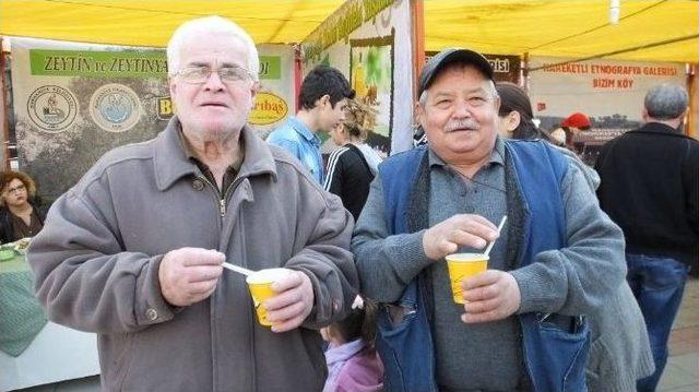Burhaniye’de Tarhana Çorbası Festival İkramı Oldu