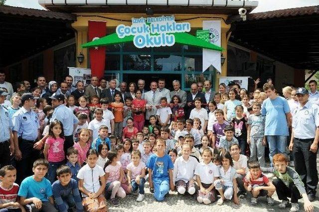 İzmit Belediyesi’den Çocuk Hakları Eğitimi