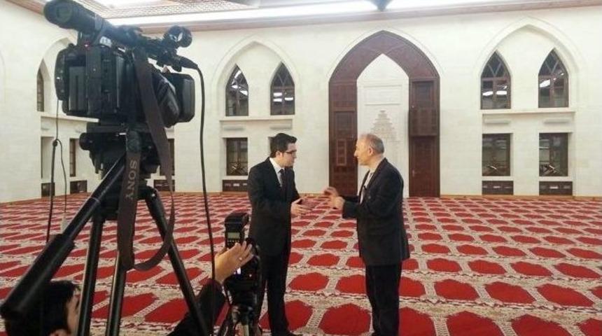 Tarih Ve Medeniyet Programında Somuncu Baba T&uuml;rbesi Anlatıldı