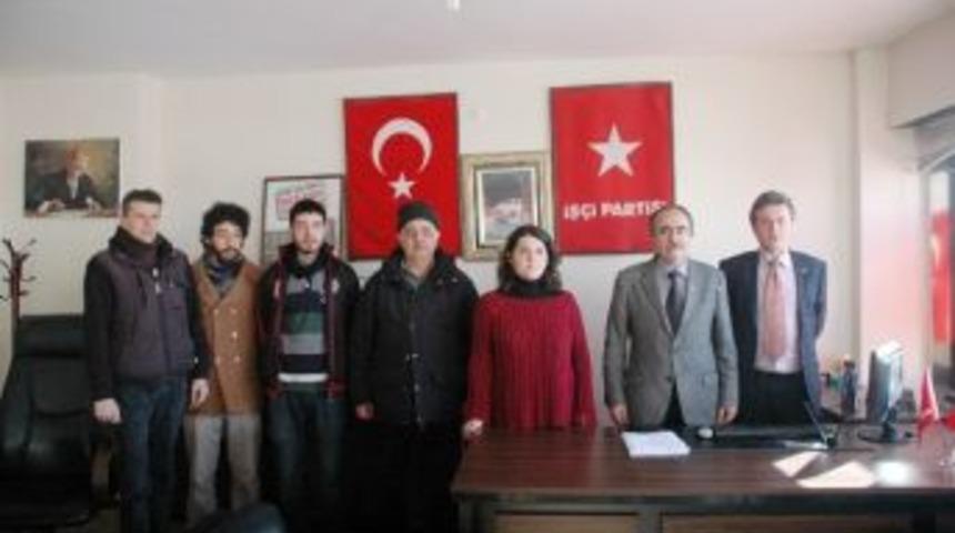 İş&ccedil;i Partisi Astıkları Afişlerin Kaldırılmasına Tepki G&ouml;sterdi