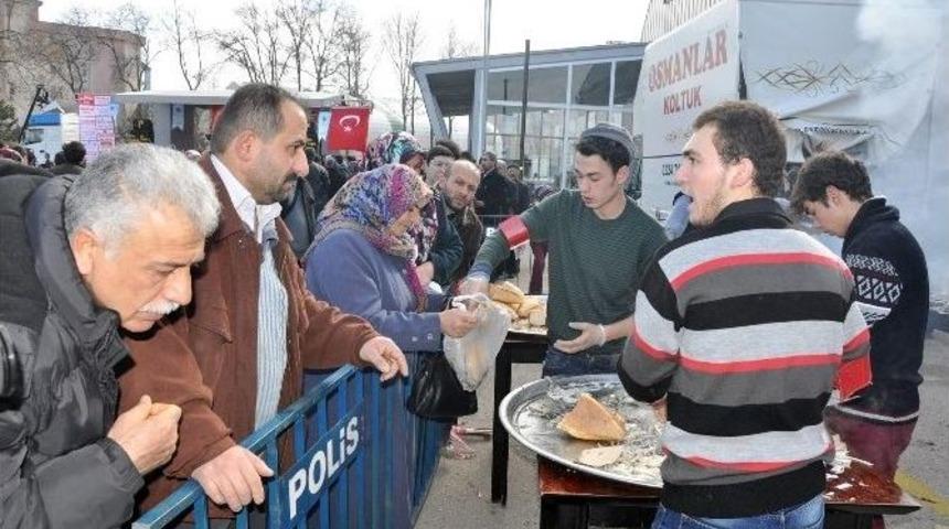 İneg&ouml;l&rsquo;deki Hamsi Festivalinde 2,5 Ton Hamsi T&uuml;ketildi