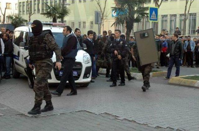 Fotoğraflar (1)  - Bahçelievler'de Polis Vuran Saldırgan Operasyonla Yakalandı