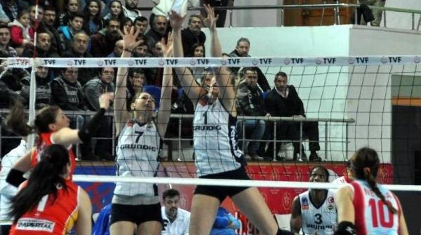 İdmanocağı-Fenerbah&ccedil;e Grundig: 1-3