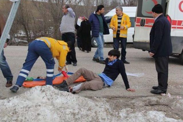 Samsun'da 2 Otomobil Çarpıştı: 1 Ölü, 7 Yaralı