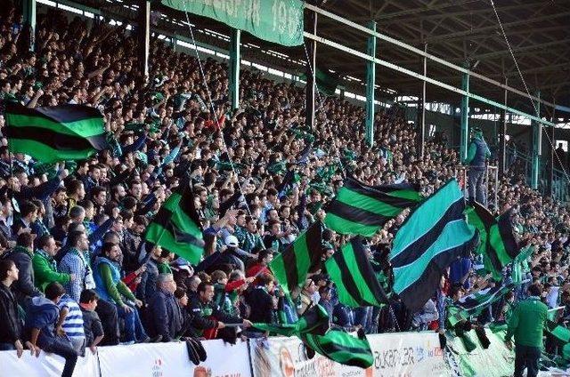 Kocaelispor’un Tribünleri Tıklım Tıklım