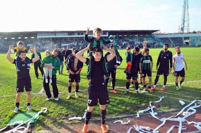 Kocaelispor’un Tribünleri Tıklım Tıklım