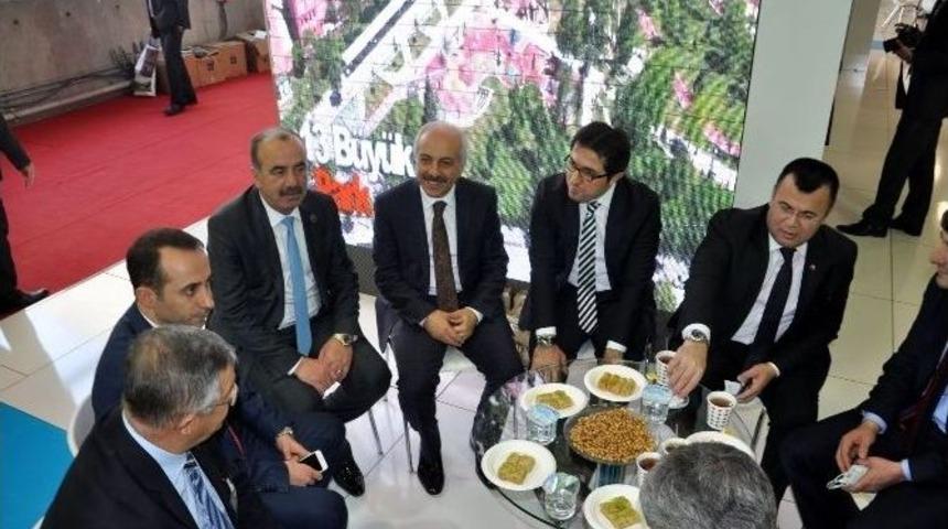 Mudanya Emitt Fuarında G&ouml;r&uuml;c&uuml;ye &Ccedil;ıktı