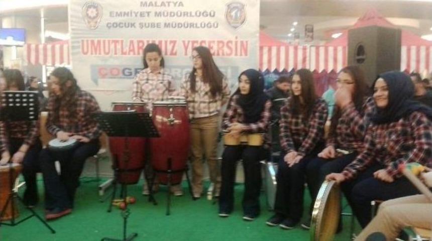 &Ccedil;ocuklardan Profesyonellere Taş &Ccedil;ıkartacak Konser