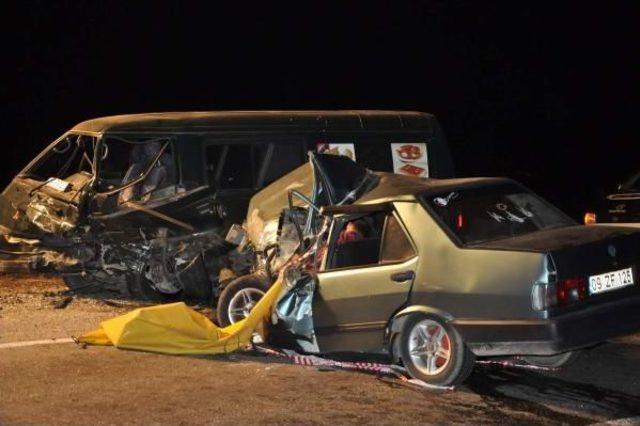 Minibüs Ile Otomobil Çarpıştı: 1 Ölü, 1 Yaralı