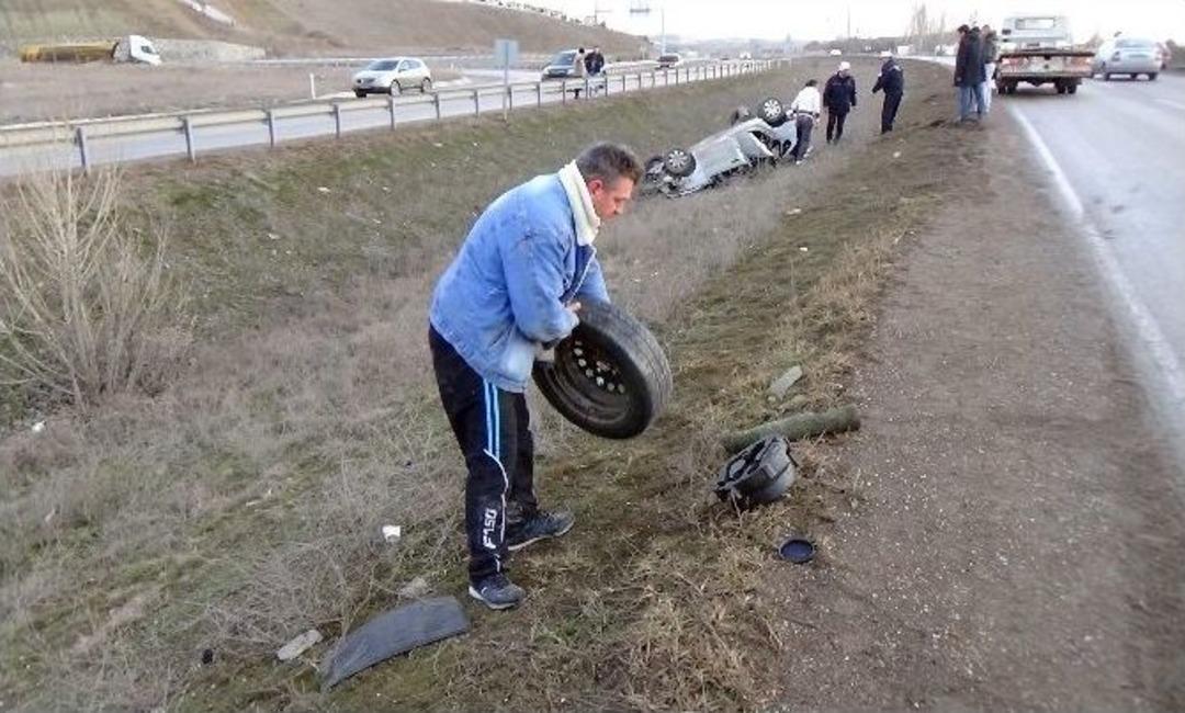 Ankara&rsquo;da Trafik Kazası: 4 Yaralı