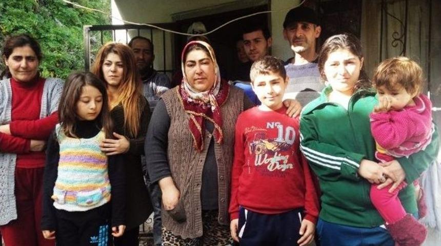 (&ouml;zel Haber) 11 Kişilik Aile Hazine Arazisi Nedeniyle Evsiz Kaldı