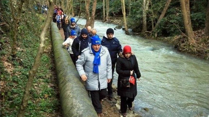 Başkan, Minik Y&uuml;z&uuml;c&uuml;lerle Y&uuml;r&uuml;d&uuml;