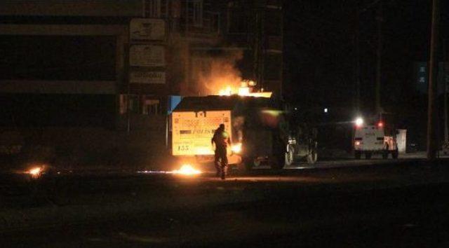 Silopi'de Yol Kapatan Göstericiler Polis Ile Çatıştı