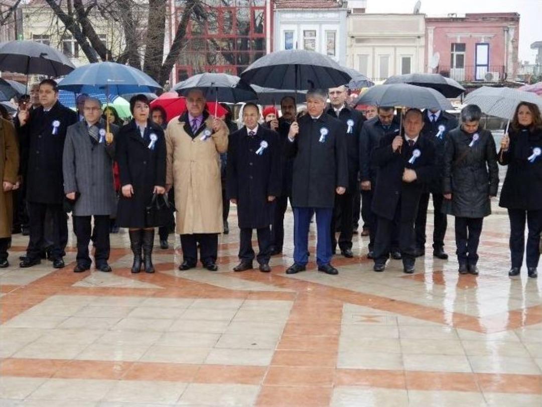 D&uuml;nya G&uuml;mr&uuml;k G&uuml;n&uuml; T&ouml;renleri, Edirne&rsquo;de Yağmur Altında Ger&ccedil;ekleştirildi