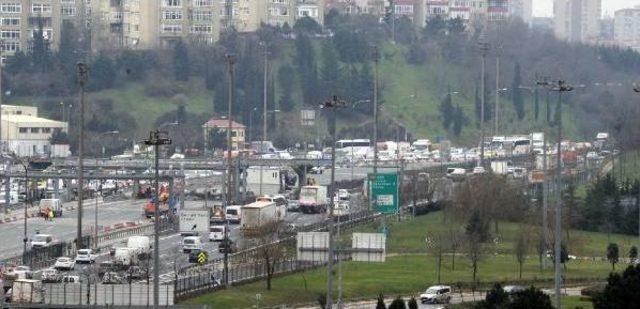 Fsm' De Çalışmalar Trafik Yoğunluğu Oluşturuyor