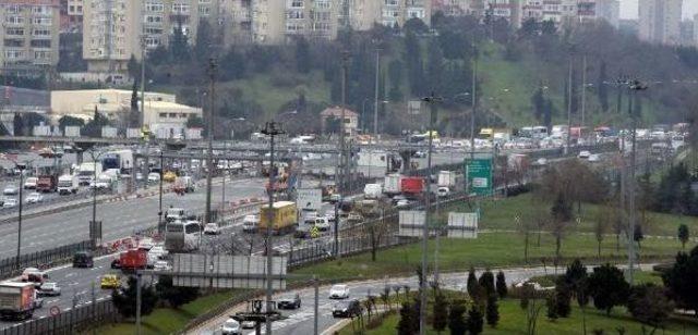 Fsm' De Çalışmalar Trafik Yoğunluğu Oluşturuyor