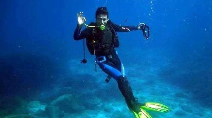 Ağaca &Ccedil;arpan Motosikletli Servis Elemanı &Ouml;ld&uuml;