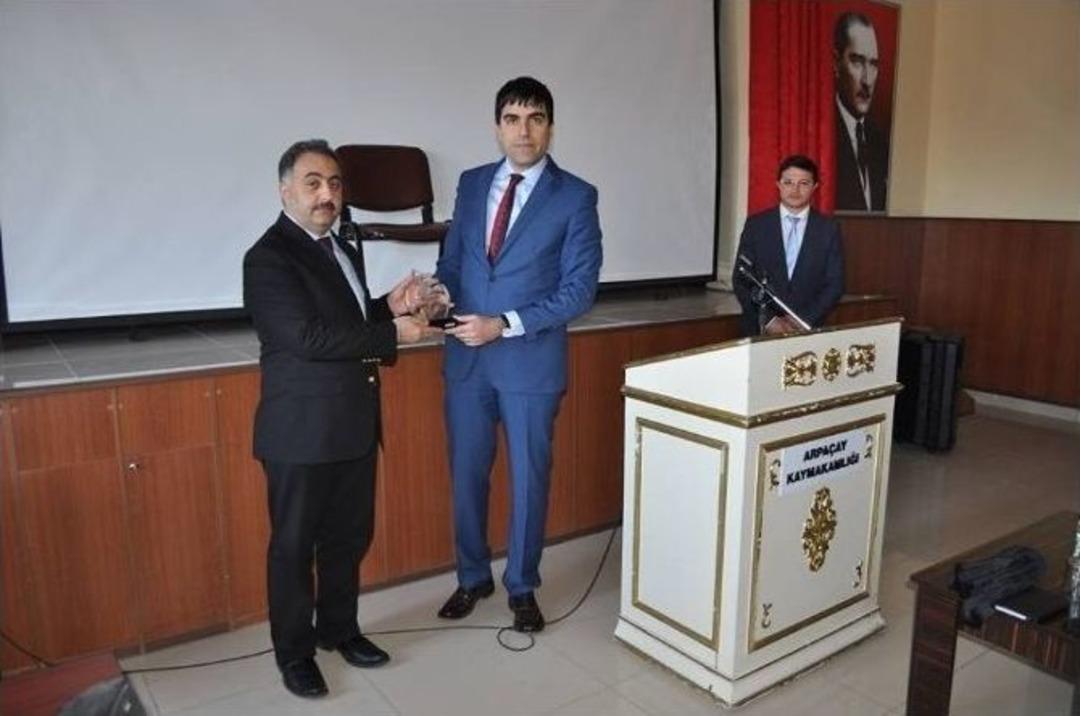 Erzurum M&uuml;ft&uuml;s&uuml; Arpa&ccedil;ay&acute;da Konferans Verdi