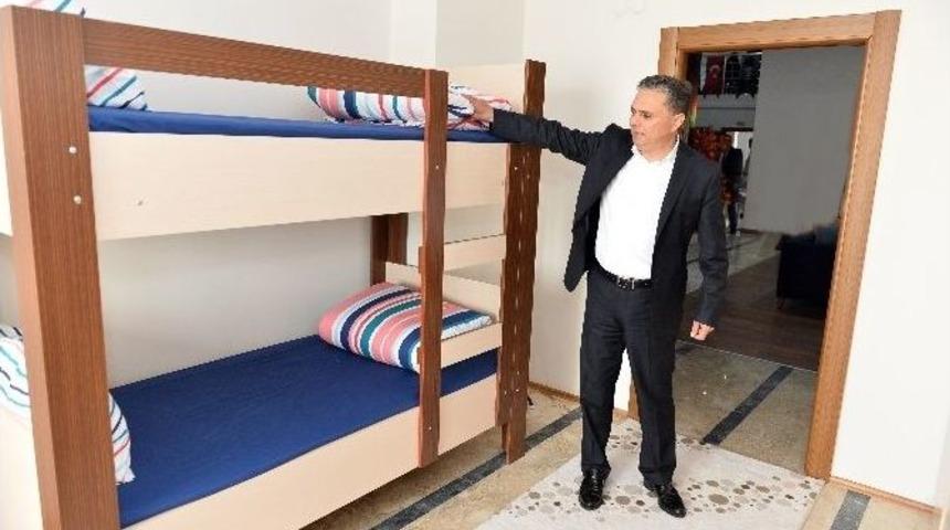 Başkan Uysal, Gençlikevi’ni İnceledi