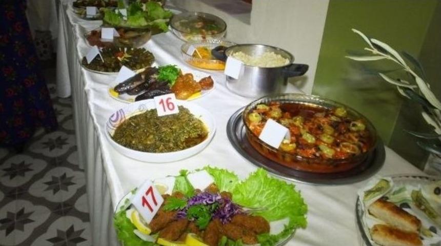 Burhaniye&rsquo;de Zeytinyağlı Yemekler Yarıştı