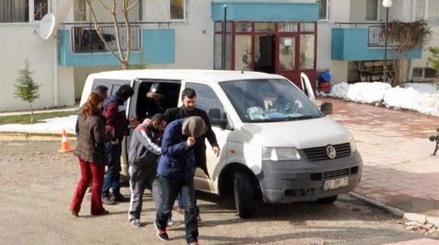 &Ccedil;evre İllerde &Ccedil;aldılar, Boz&uuml;y&uuml;k&rsquo;te Yakalandılar