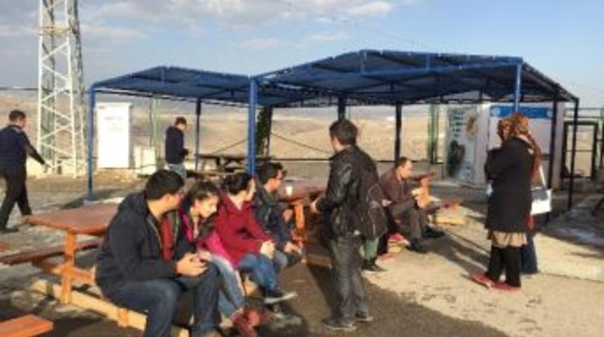 Köpek Barınma Evi’nde Pazar Ziyaretleri Devam Ediyor