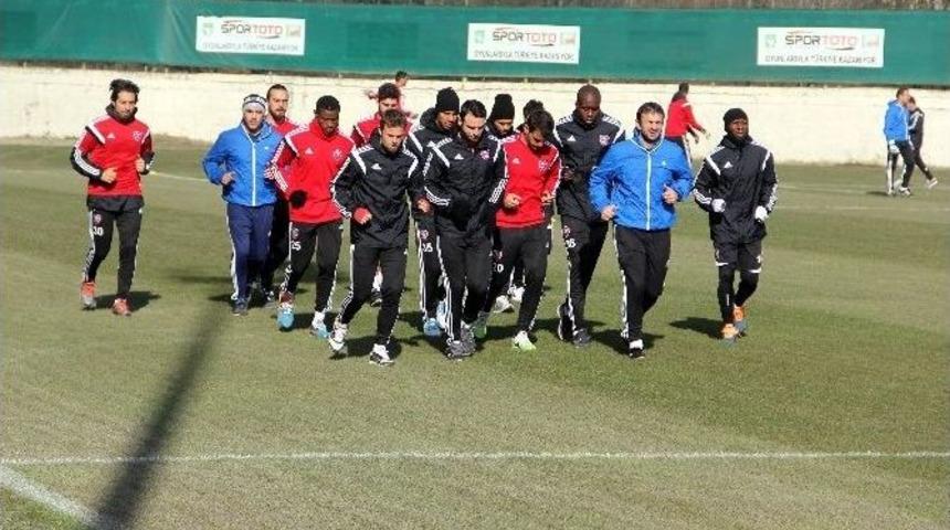 Tolunay Kafkas İdmana &Ccedil;ıkmadı