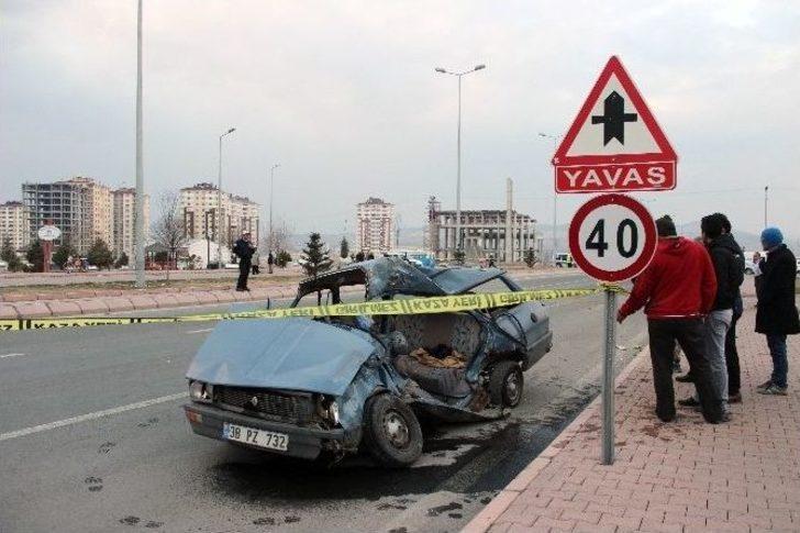Servis Otobüsü Otomobille Çarpıştı: 6 Yaralı G1