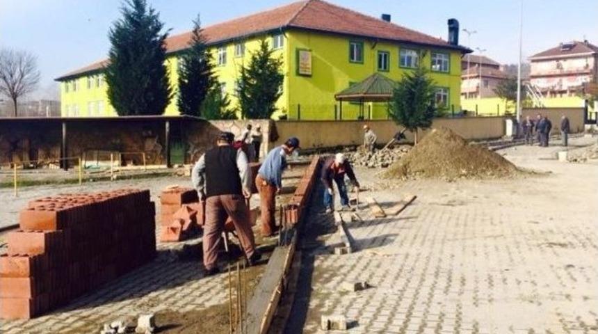 Perşembe Beldesinde Parke Taşı D&ouml;şeme İşi Devam Ediyor