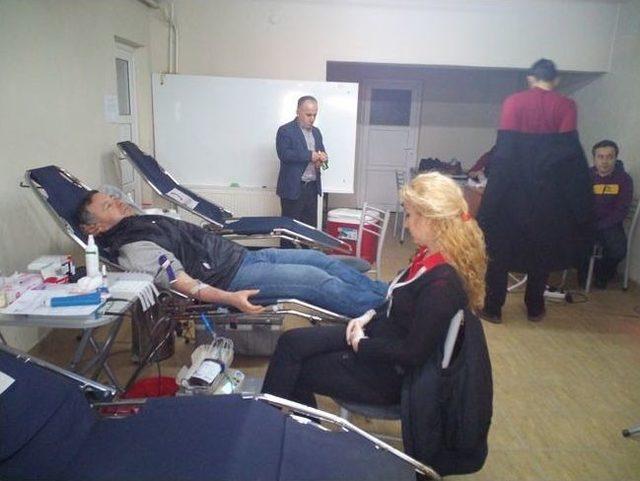 Saltukova’da Kan Bağışı Kampanyası