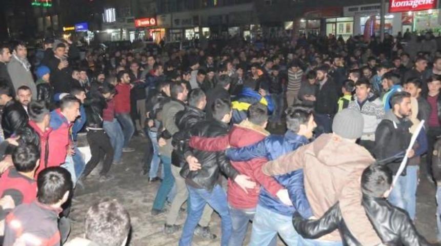 Hakkari'de Kobani Kutlaması