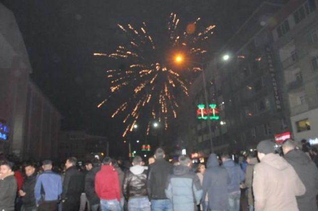 Hakkari'de Kobani Kutlaması