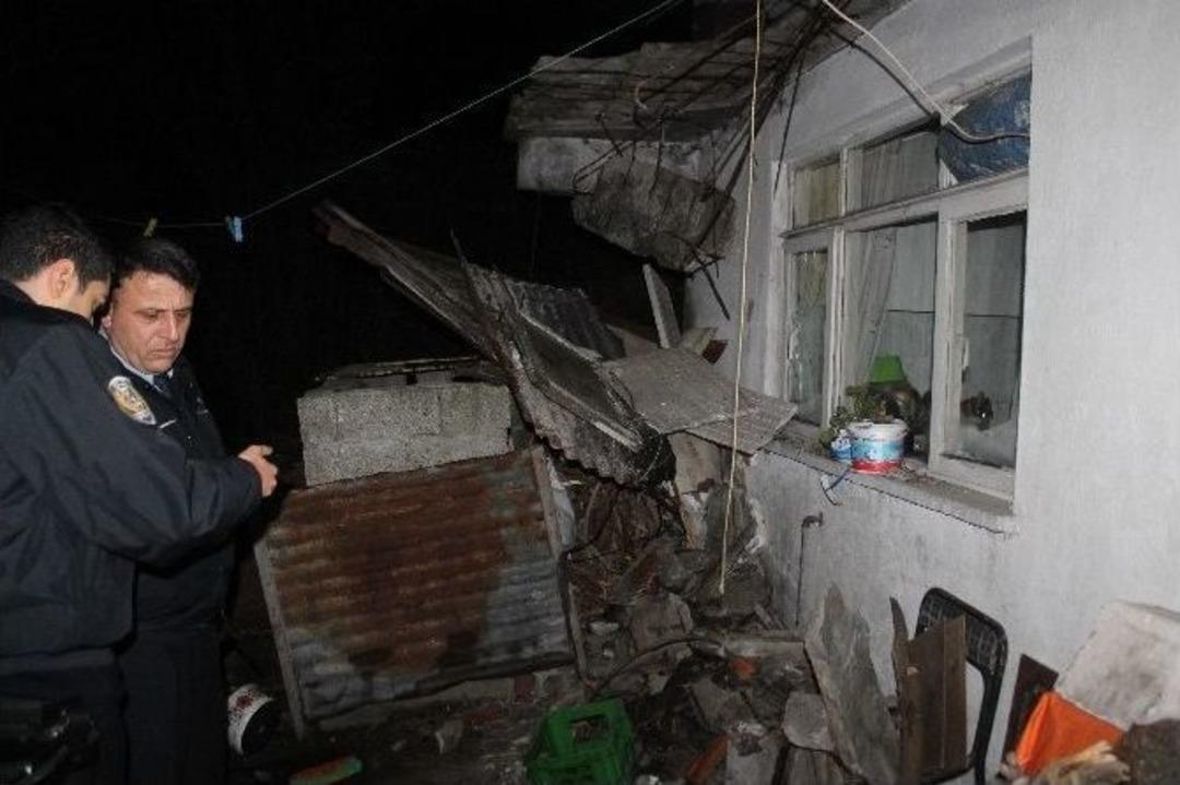 Balkon &Uuml;zerine &Ccedil;&ouml;kt&uuml;