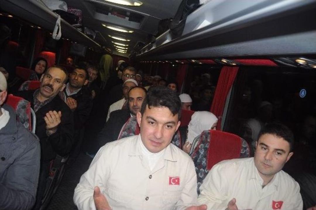 Yozgatlı İş Adamı Bilal Şahin, Fabrikada &Ccedil;alışan 32 İş&ccedil;isini Umreye G&ouml;nderdi