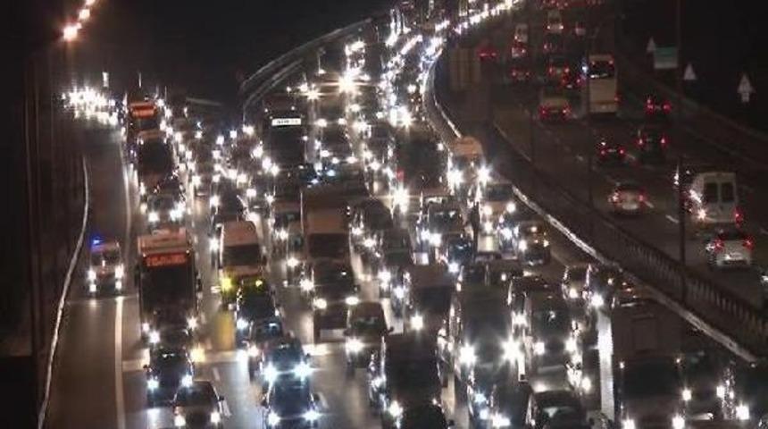 Fsm K&ouml;pr&uuml;s&uuml;'ndeki &Ccedil;alışmalar Trafikte Yoğunluğa Yol A&ccedil;tı