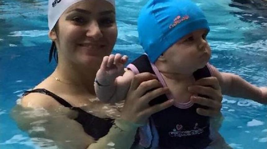 Bebeklere 2 Aylıkken Y&uuml;zme Eğitimi