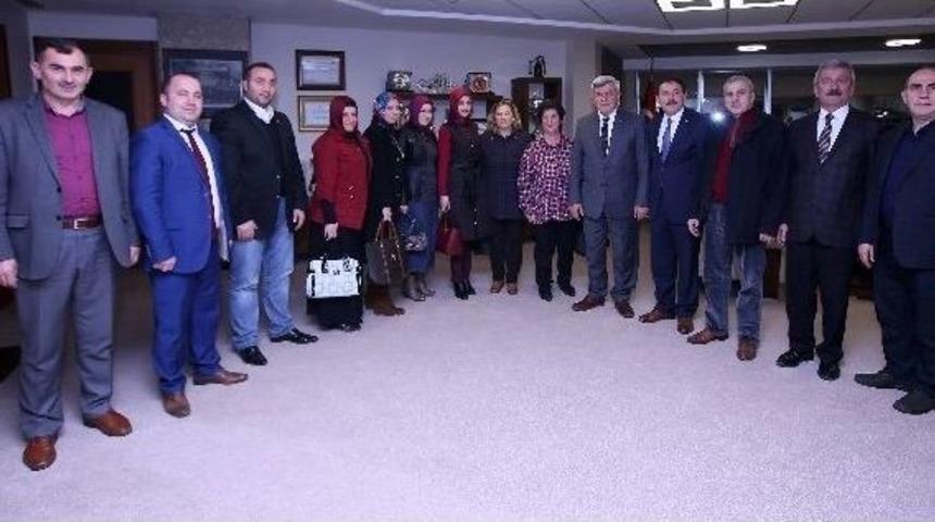 Başkan, &ldquo;derneklerin Temel Amacı Eğitim Olmalı&rdquo;