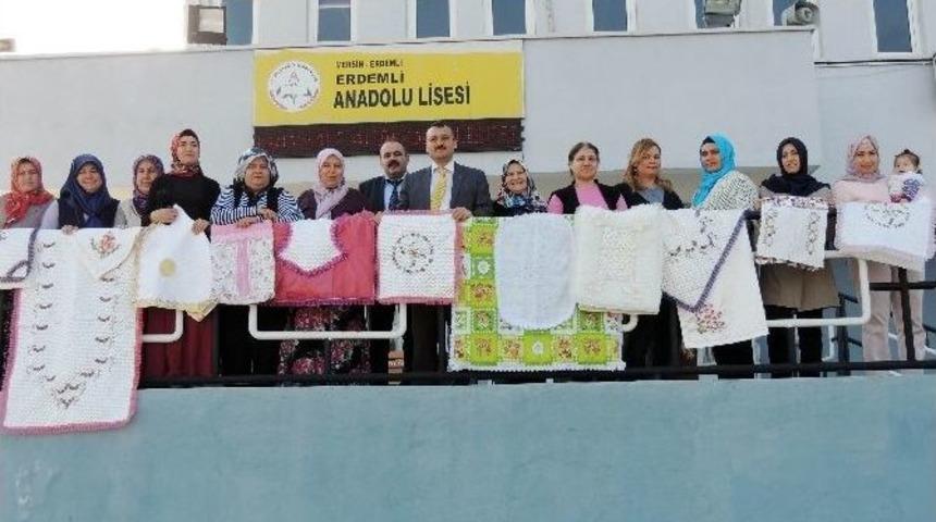 &Ccedil;eyizlerini Okulda Hazırladılar