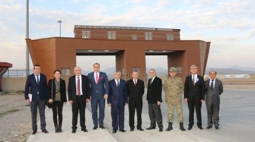 Vali İpek 3. K&ouml;pr&uuml; &Ccedil;alışmalarını İnceledi