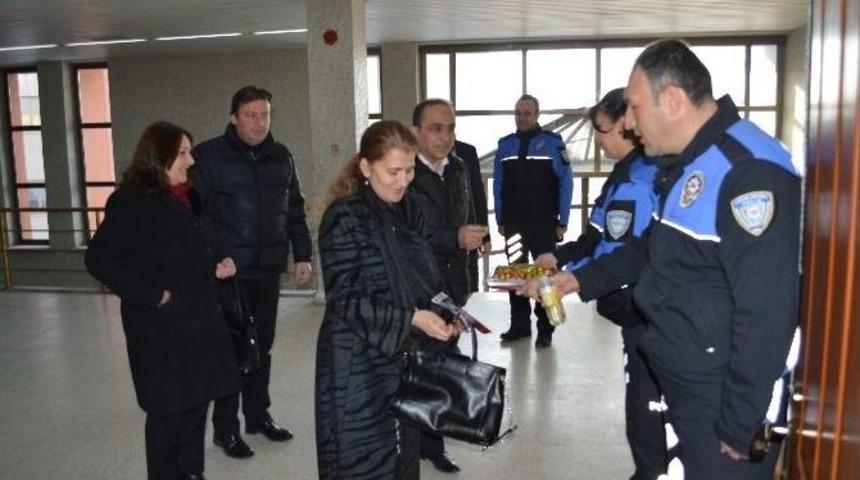 Emniyet Mensubu Aileleri İle Birlikte &ldquo;sessiz &Ccedil;ığlık Beni Duyun&rdquo; Projesinde