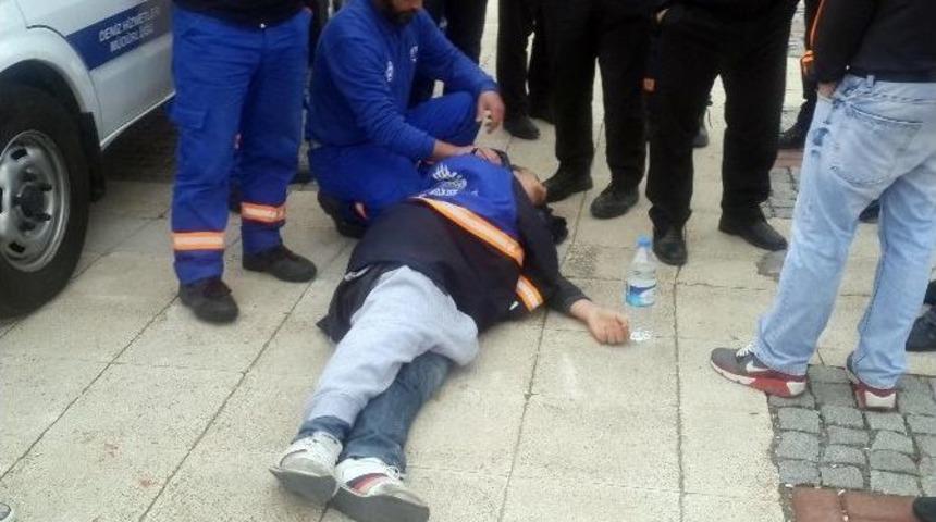 Sahilde Y&uuml;r&uuml;yen Lise &Ouml;ğrencilerine Bı&ccedil;aklı Saldırı